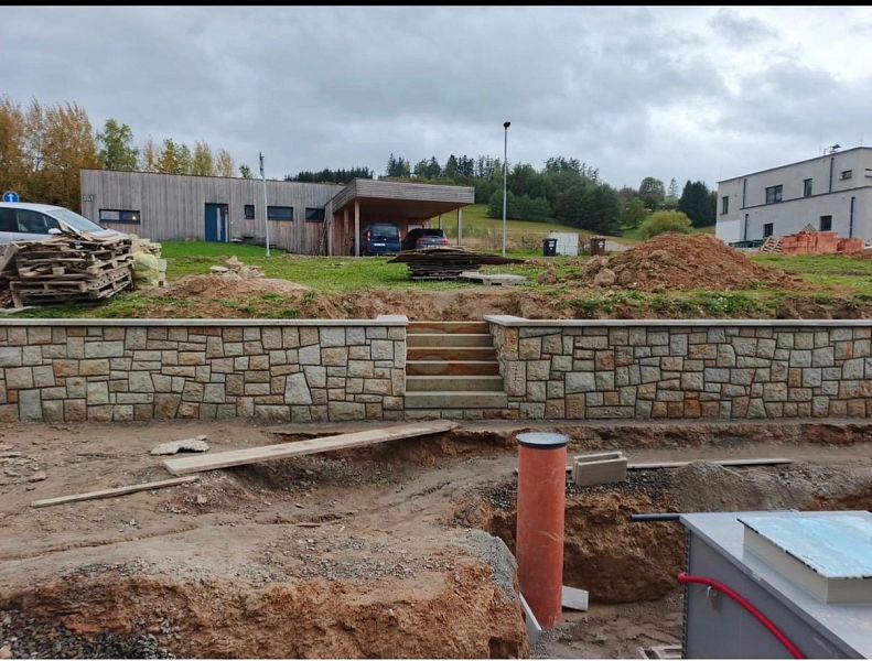 Stavba kamenných zdí, zídek a plotů