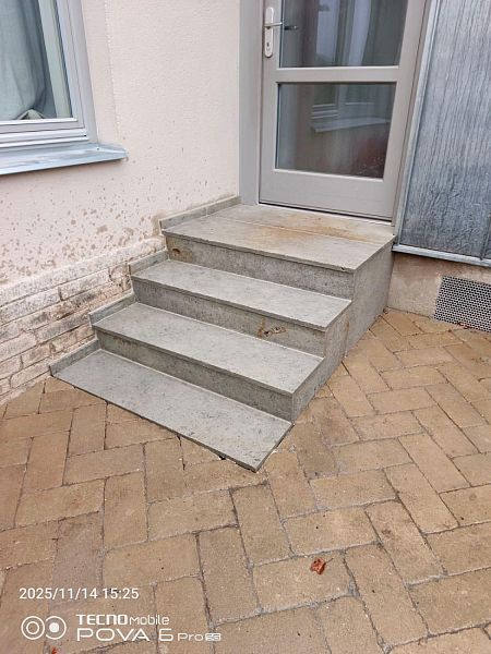 Pokládka kamenných obkladů