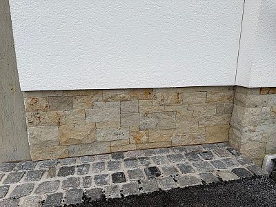 Realizace pískovcových obkladů budov, obložení soklu, zdí a bazénových zídek Královéhradecko