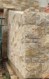 Realizace pískovcových obkladů budov, obložení soklu, zdí a bazénových zídek Královéhradecko