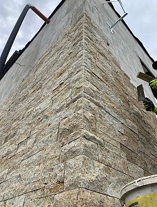 Realizace pískovcových obkladů budov, obložení soklu, zdí a bazénových zídek Královéhradecko