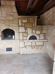 Stavba zahradní kamenné pece na pizzu v Ostravě