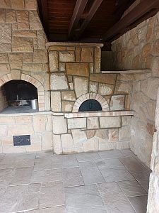 Stavba zahradní kamenné pece na pizzu v Ostravě